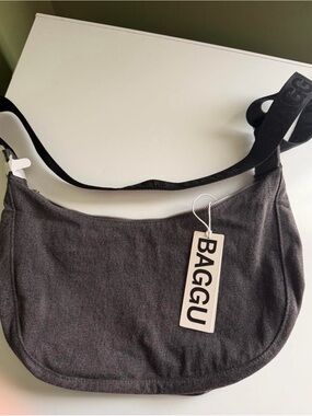 BAGGU Crescent Crossbody Bag in Charcoal